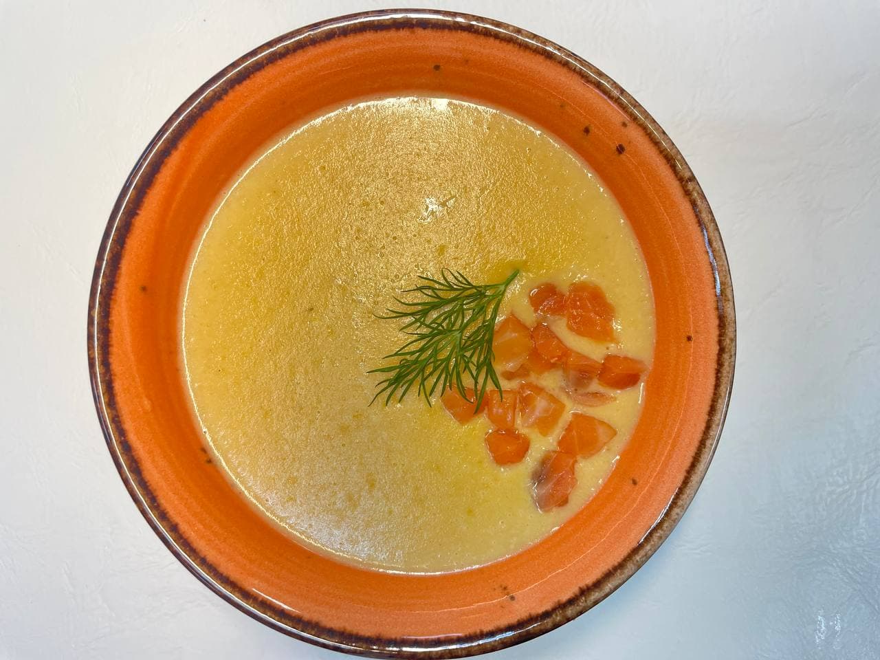 Фото Сливочный крем суп с лососем